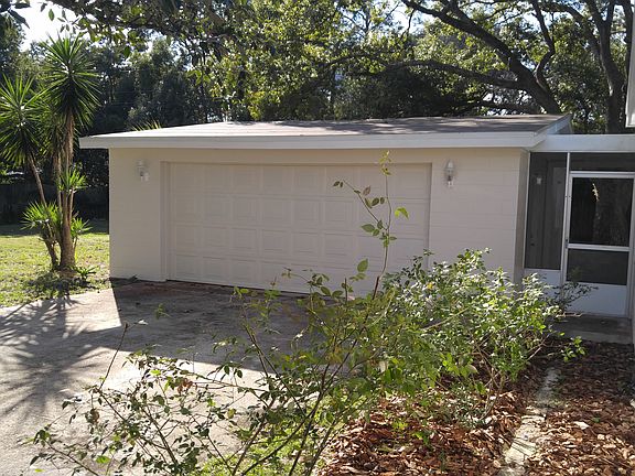 5th image of 210 Homewood Dr