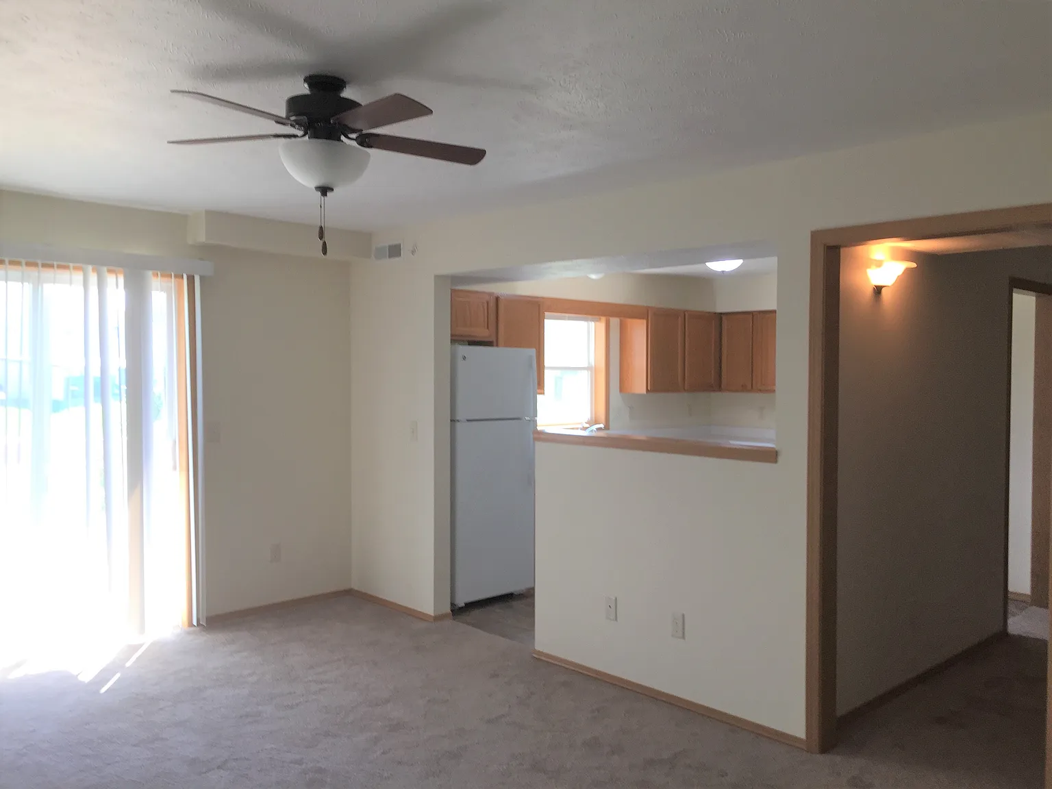 2 bed, 800 sqft, $750 — Photo 2