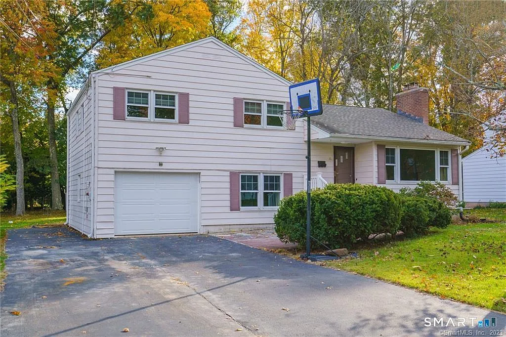 3 bed, 2.0 bath, 1507 sqft, $3,500 — Photo 2