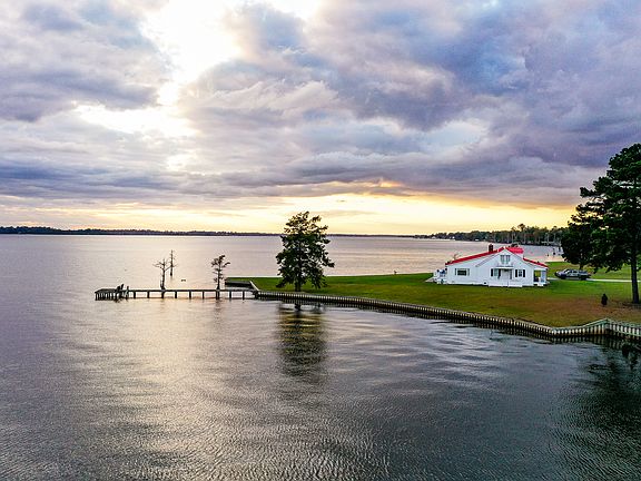 3rd image of 438 Bundys Rd