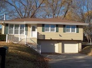 3002 Morningside Dr, Saint Joseph, MO 64503