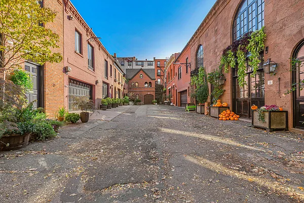 Sold by HomeLister Inc | media 13