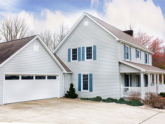 3rd image of 254 Country Club Hills Ln
