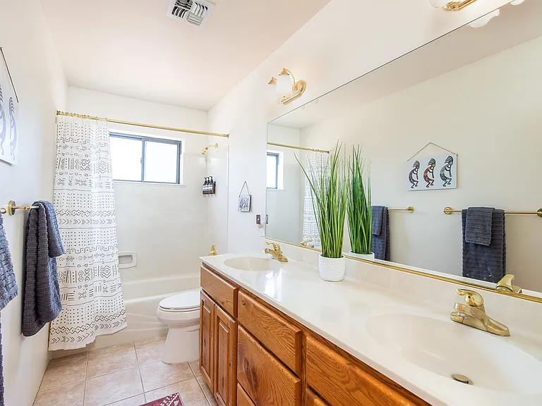 165 Quartz Dr — Photo 21