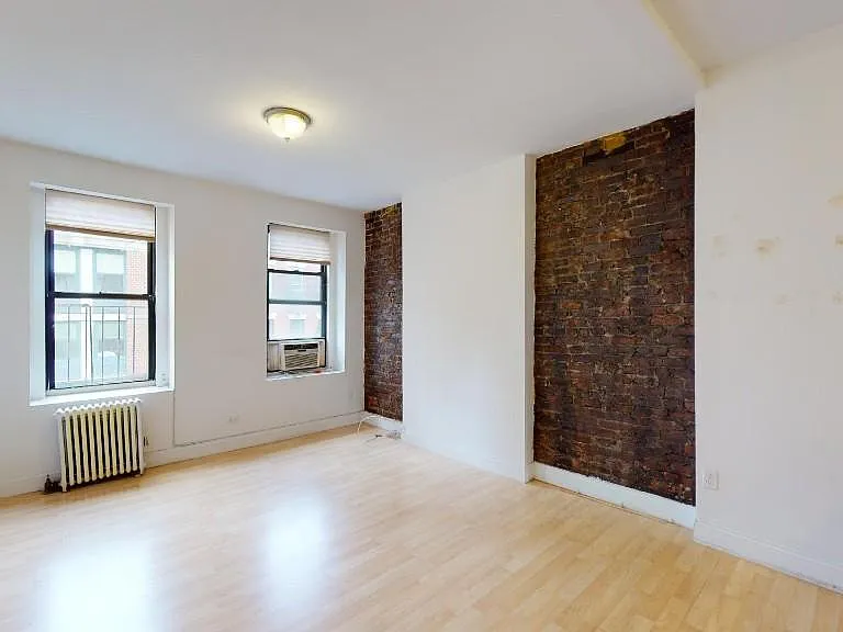 410 E 75th St #4B — Photo 1