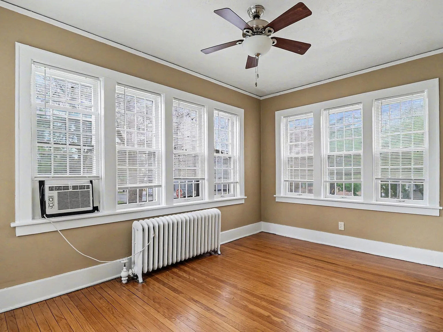 204 S 48th St — Photo 2