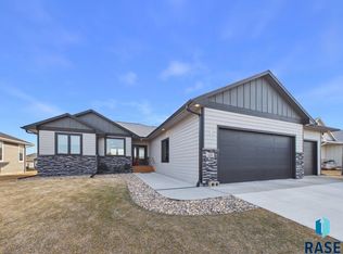 600 Quartzite Ave, Tea, SD 57064