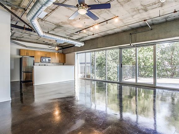 5th image of 1001 Belleview St #105