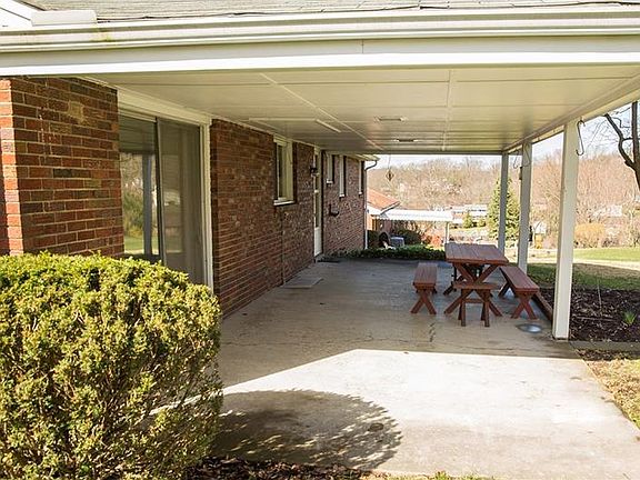 3rd image of 2802 Jo Alyce Dr