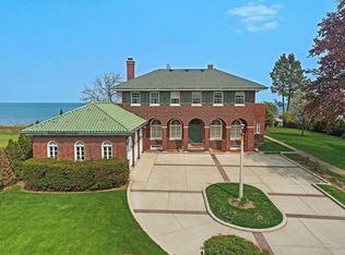 114 68th Pl, Kenosha, WI 53143