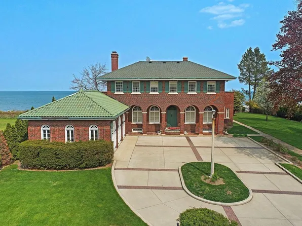 114 68th PLACE, Kenosha, WI 53143