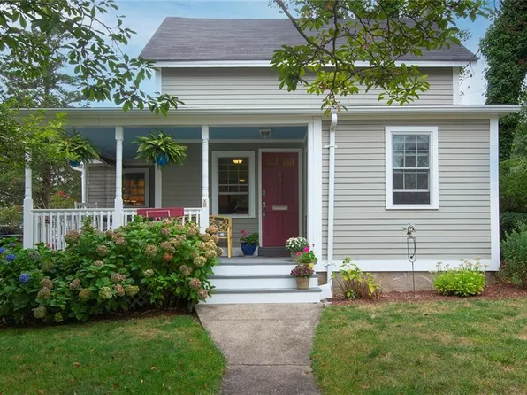 40 Cross St, Westerly, RI 02891