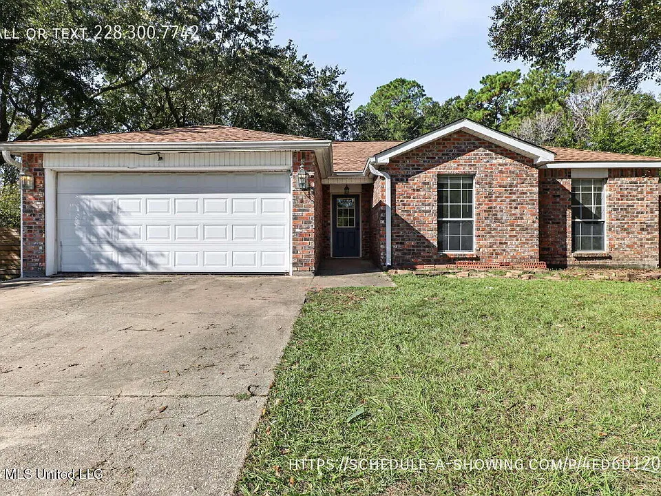 6205 Dove Ln