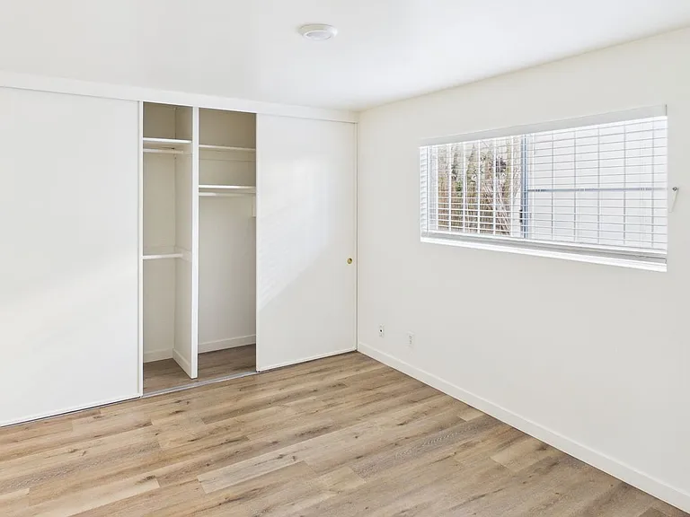 4582 Maryland Street — Photo 11