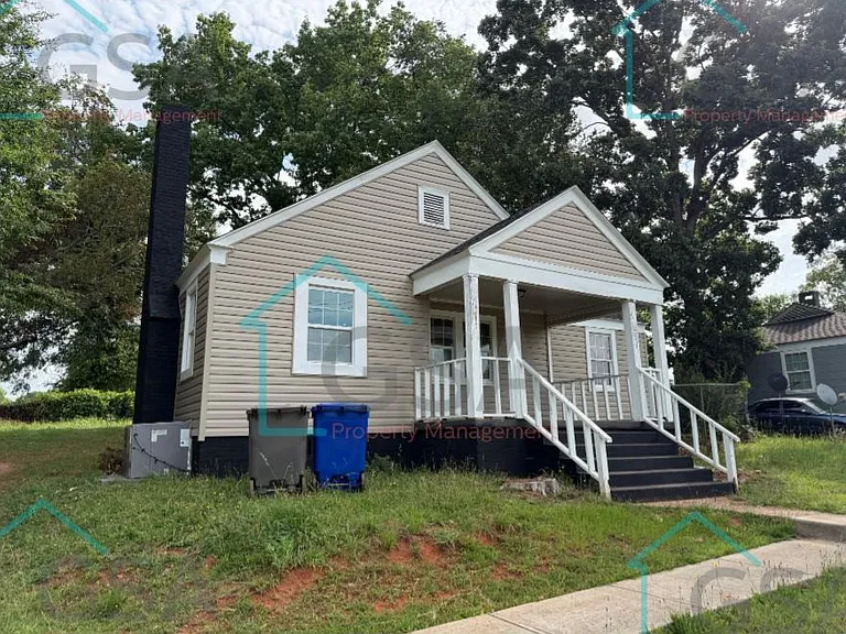 694 Saxon Ave — Photo 2