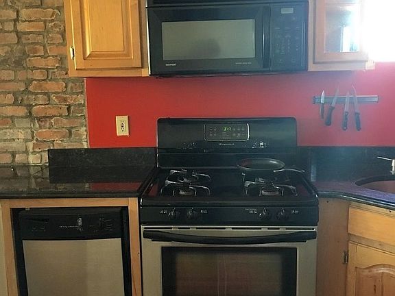 3rd image of 66 Bainbridge St APT 3