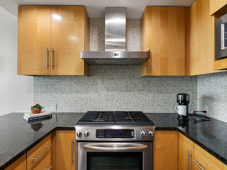 300 Bowie St #1006 — Photo 6