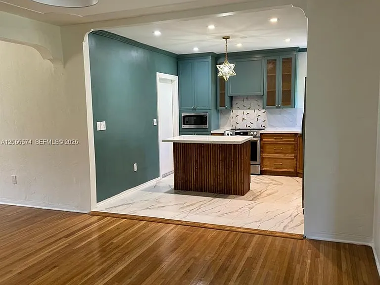 431 Candia Ave — Photo 17