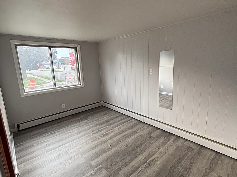 99 Meadowbrook Pkwy #1 — Photo 5