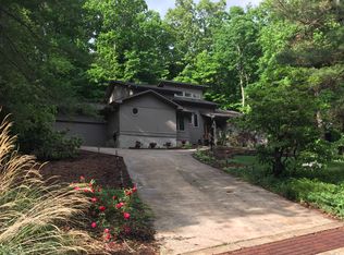 37 Foxglove Rd, Laurel Park, NC 28739