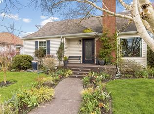 3595 SE Kelly St, Portland, OR 97202