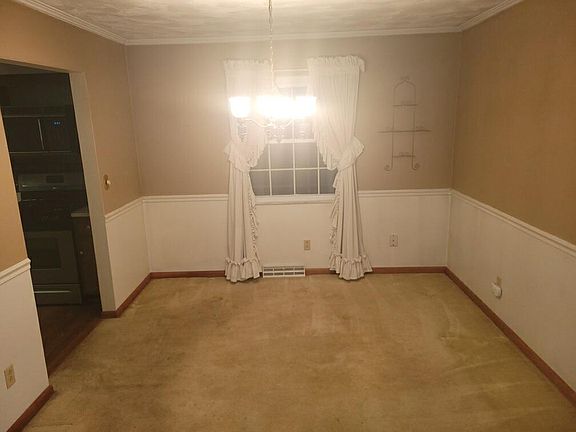 4th image of 8688 Green St