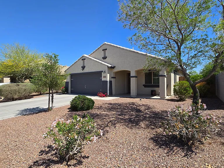 3913 S 185th Ln — Photo 2