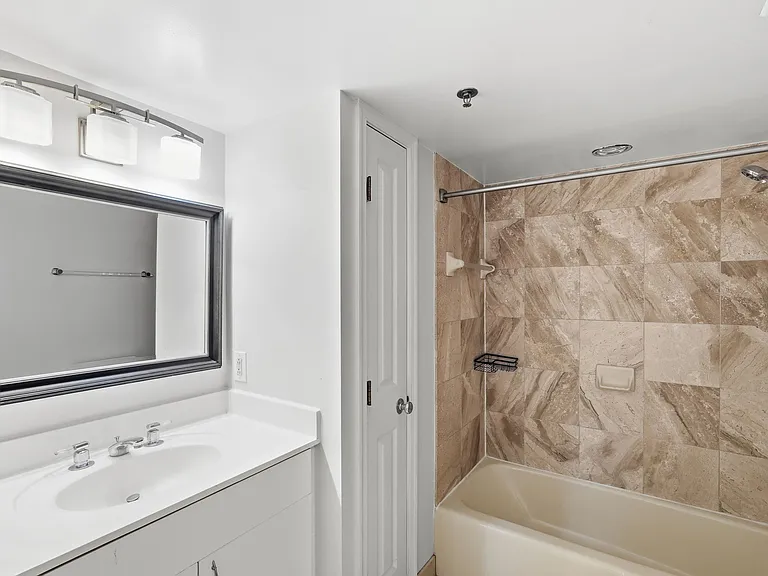 601 Pennsylvania Ave NW #211 — Photo 18