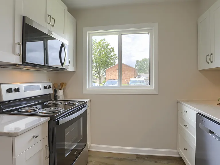 Briarcrest Gardens Apartments & Townhomes — Photo 59