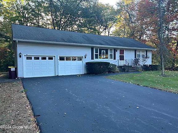 3rd image of 10 Northwood Dr
