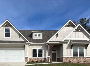 90 Hawks Trl, Waleska, GA 30183