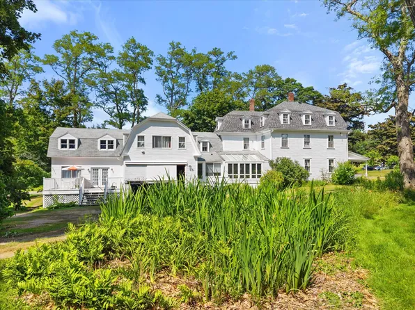 1 Steamboat Wharf Road, Brooksville, ME 04617