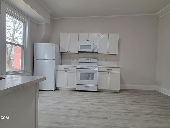 4th image of 52 Main St #1