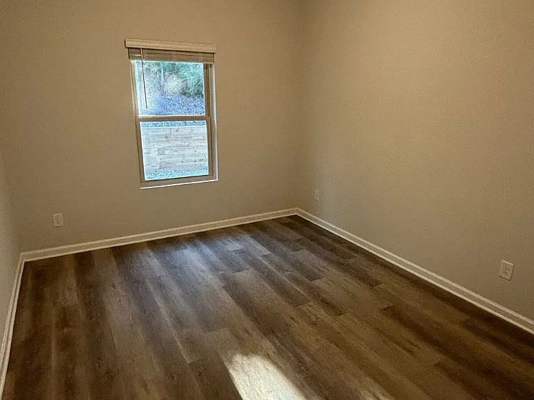 219 Oakwood Dr — Photo 6