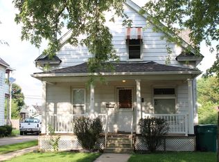 918 Wilcox St, Joliet, IL 60435