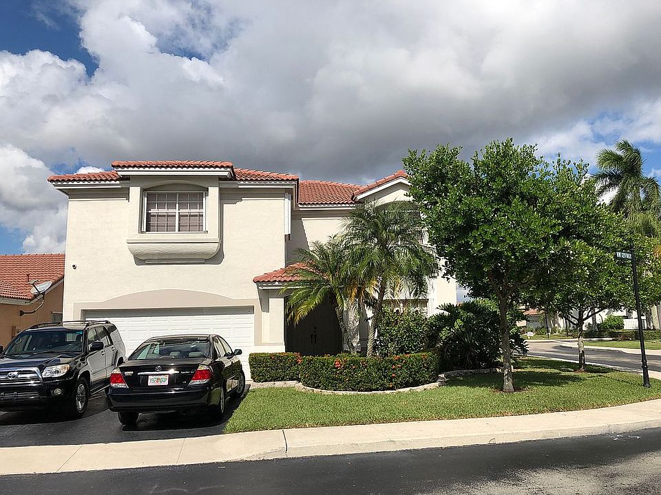1st image of 1304 NW 129th Way