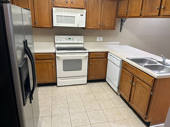 4th image of 3636 Greenacres Dr #67