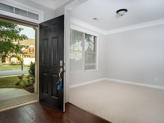 5th image of 309 Rockmann Ln