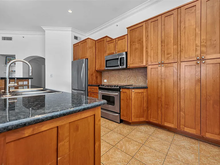 1010 Rosine St #35 — Photo 11