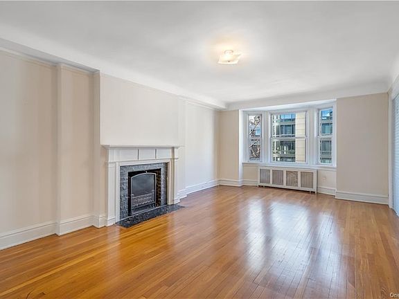 4th image of 234 Martine Ave #4F