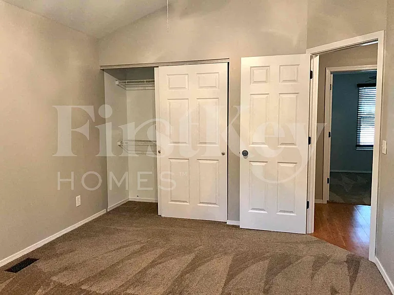 1037 Pegasus Cir — Photo 20