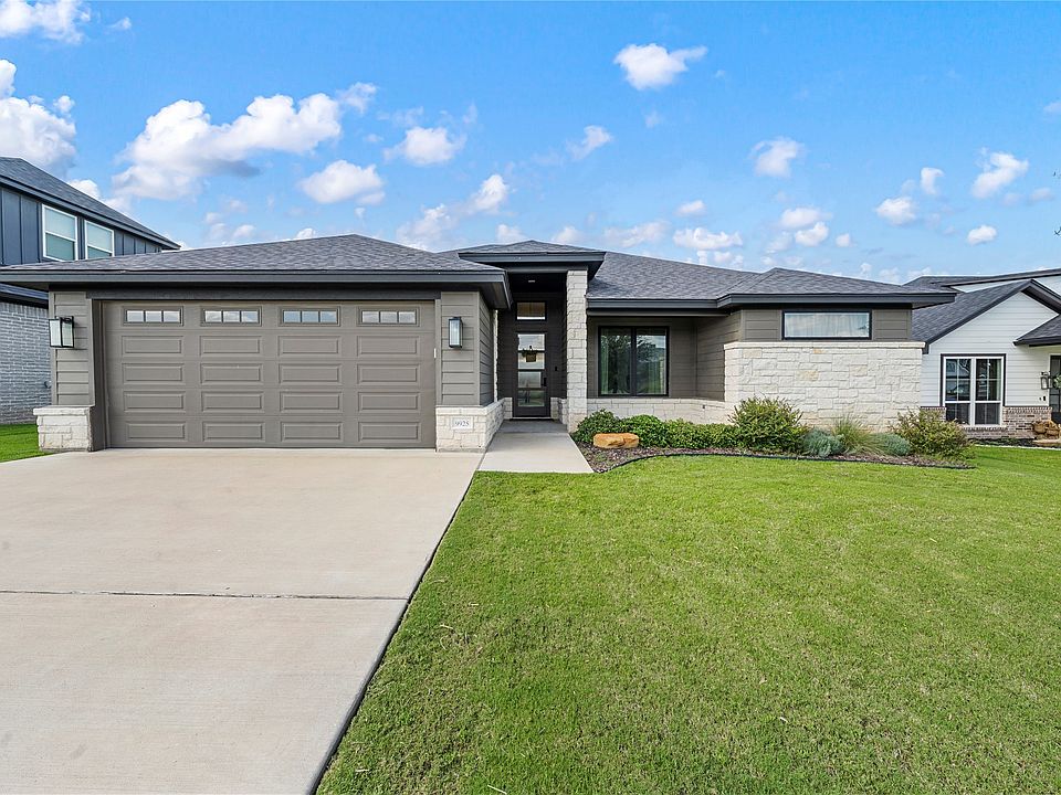 1st image of 9925 Bridlewood Ln