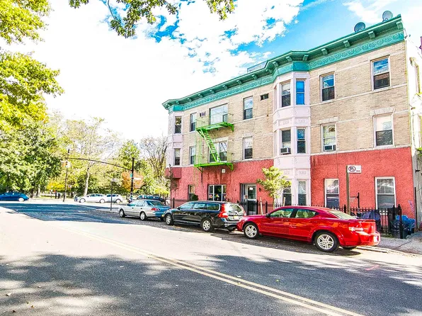 199 Prospect Park South West image 1 of 11