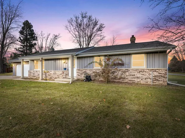 1108 Lakehaven COURT, West Bend, WI 53090