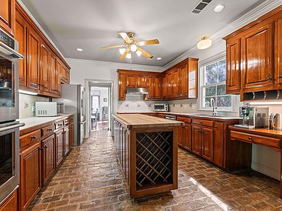 3rd image of 6832 S Woodgate Ct