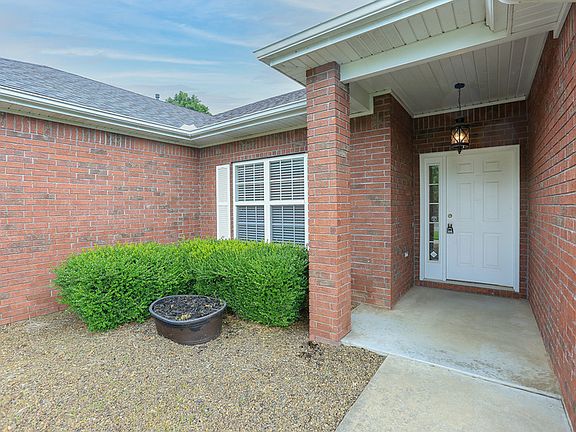 3rd image of 303 Cross Ln