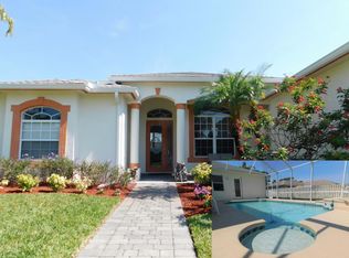 389 NE Gladiola Ave, Port Saint Lucie, FL 34983