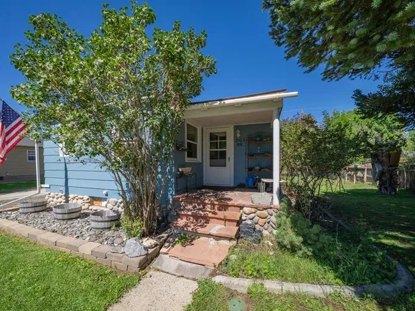 2105 Stampede Ave, Cody, WY 82414