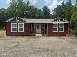 8705 State Route 100 E, Jacks Creek, TN 38347