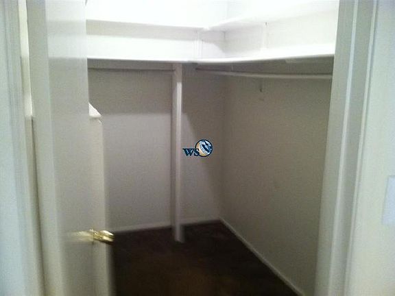 Large 3-bedroom home in apple valley - Photo 2